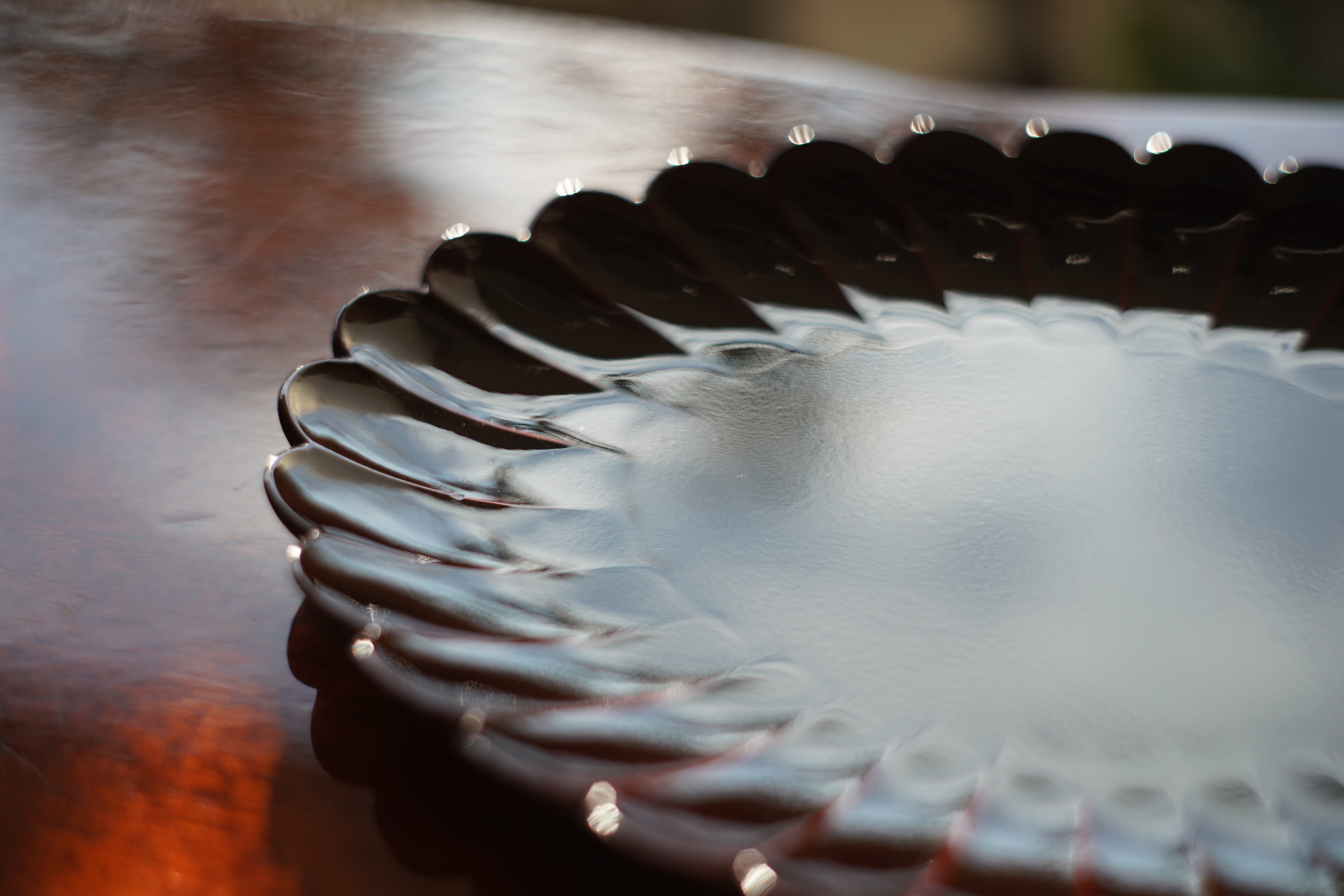 Echizen Lacquerware Chrysanthemum Platter (Kiku-zara)